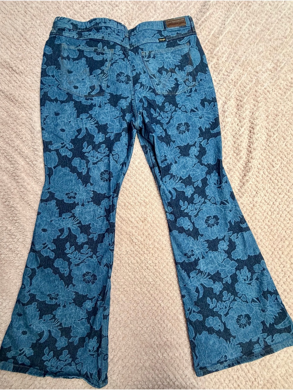 Wrangler Floral High-Rise Fierce Flare Jeans- Size 16 - Picture 2 of 12